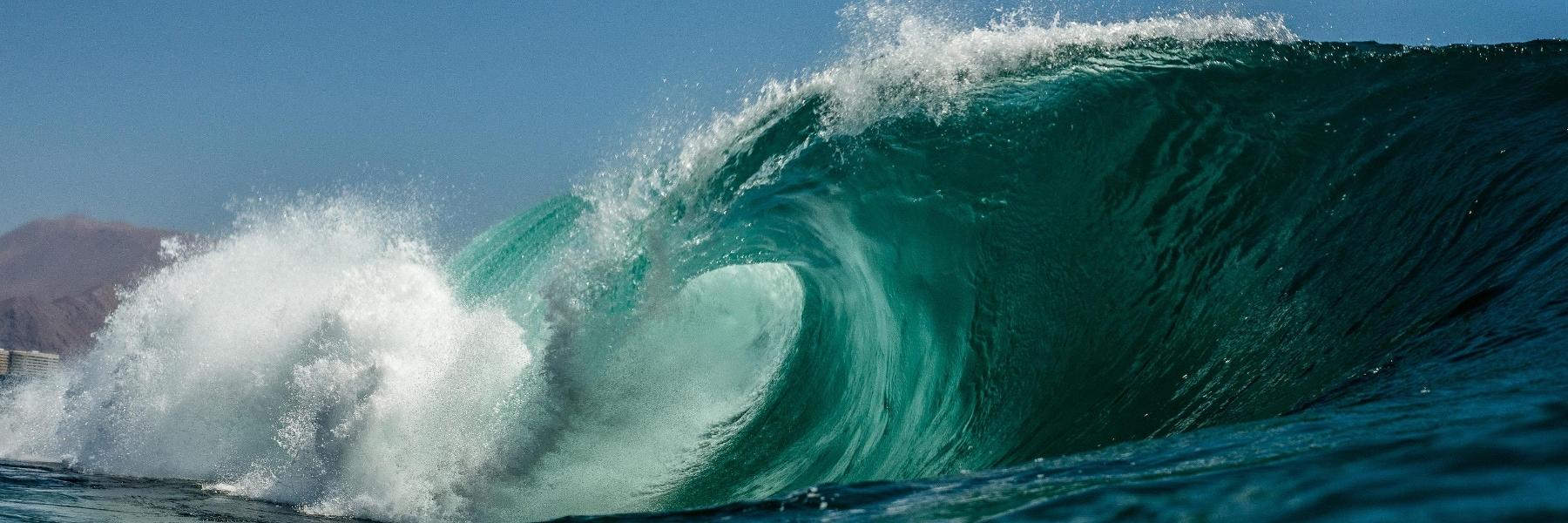 image of a tidal wave